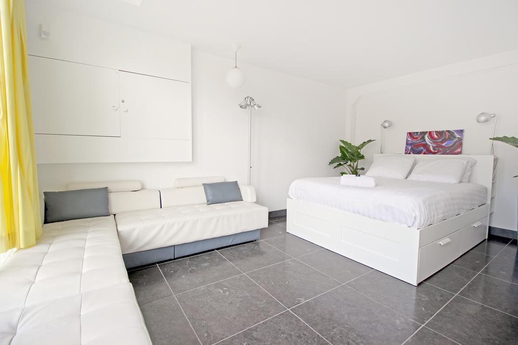 Ground Floor Canal Apartment Амстердам Номер фото